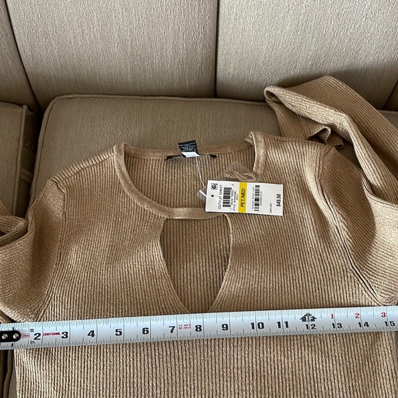 Inc. gold metallic pull over top - Picture 4 of 4